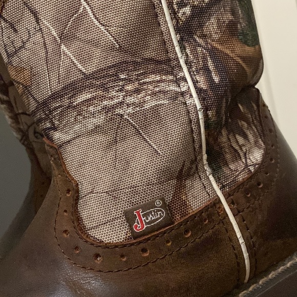 Justin Cowboy Boots - Picture 10 of 10